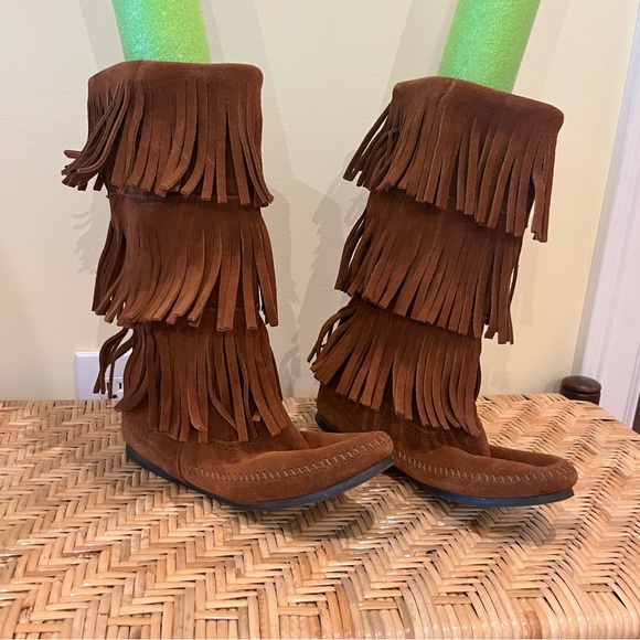 Minnetonka 1632 3 - Layer Fringe Moccasin Boots Size 7 - Picture 9 of 10